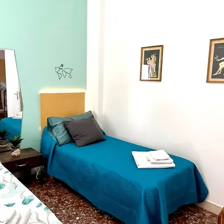 Δωμάτια σε οικογενειακή κατοικία Station House Cettina *