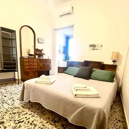 Homestay Station House Cettina