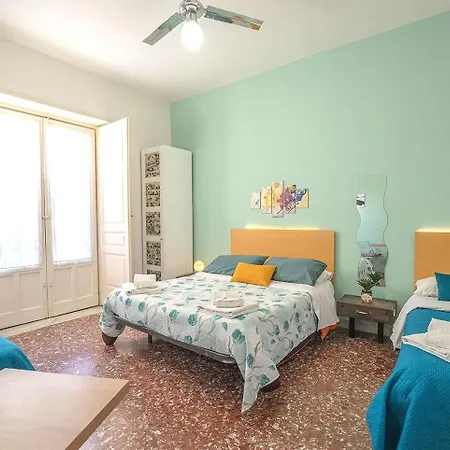 Casa Siciliana Nel Centro Storico Di 3 10 Ospiti 119m2 Κατάνια